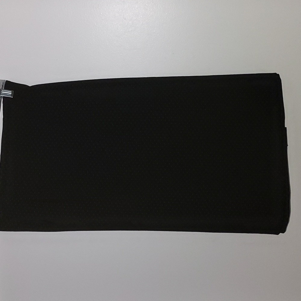 Black pull-up skirt 18W